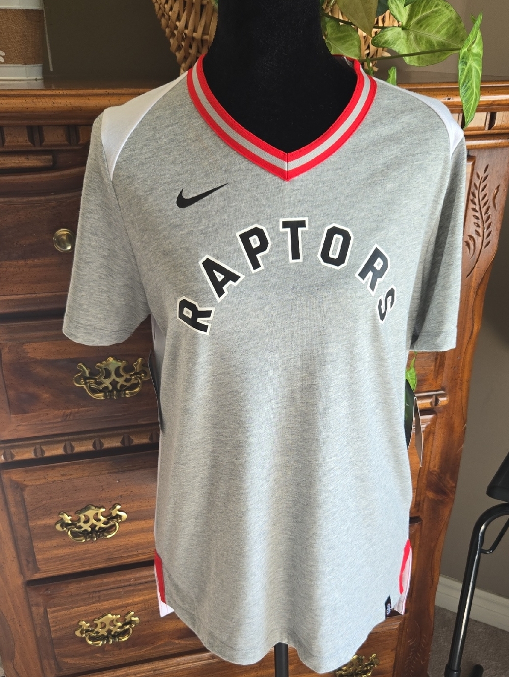 NBA NIKE NWT Gray Raptors Short Sleeve Jersey with Red Trim Women's Medium